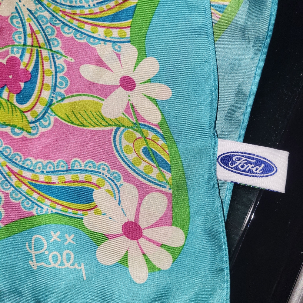 Lilly Pulitzer X Ford 2004 Vibrant Paisley and Floral 100% Silk Scarf - Picture 4 of 4